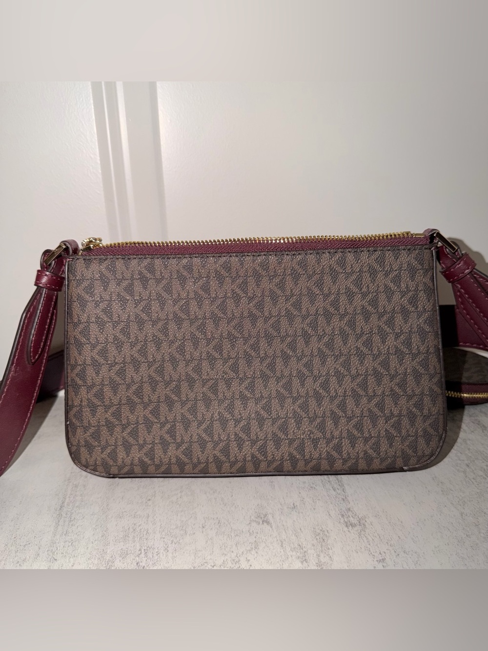 Michael Kors Jet Set Travel crossbody bag set in Merlot/signature MK logo print - Picture 5 of 5